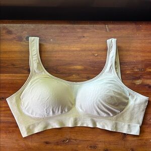 BALI Unwired Elastic Band Cream 3-Closure Cupped Bra Women's XL